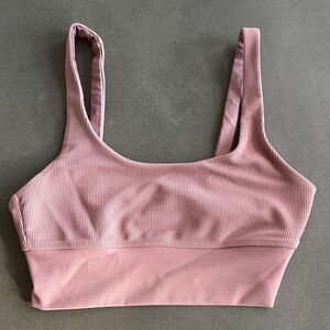NWOT Beach Riot dusty Pink Ribbed Women's sports bra
